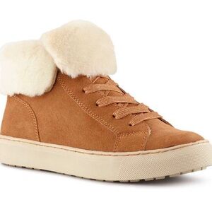 Cougar Downey Shearling Lined Lace up Boot Bootie